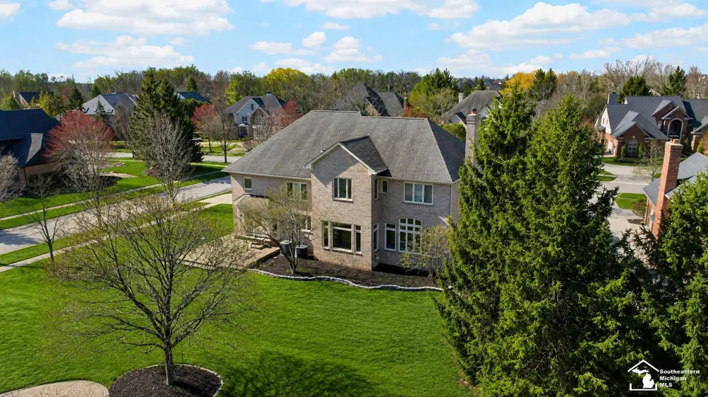 4592 Forestview Drive West Bloomfield Charter Township, MI 48322