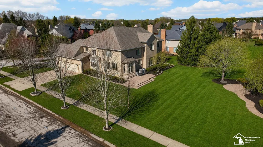 4592 Forestview Drive West Bloomfield Charter Township, MI 48322