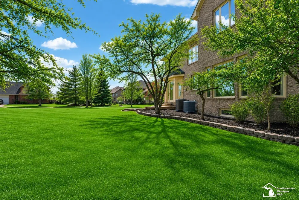 4592 Forestview Drive West Bloomfield Charter Township, MI 48322