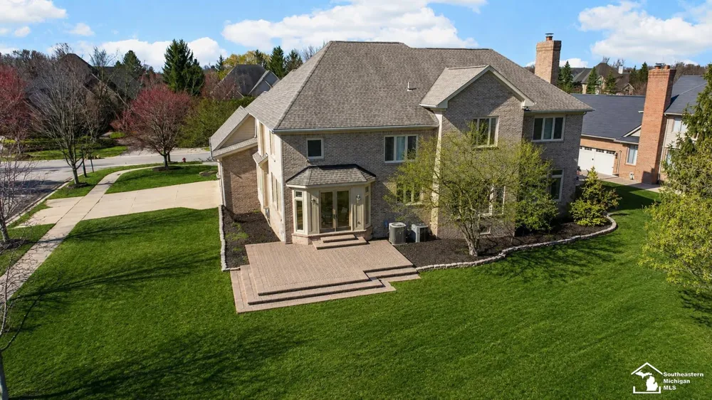 4592 Forestview Drive West Bloomfield Charter Township, MI 48322
