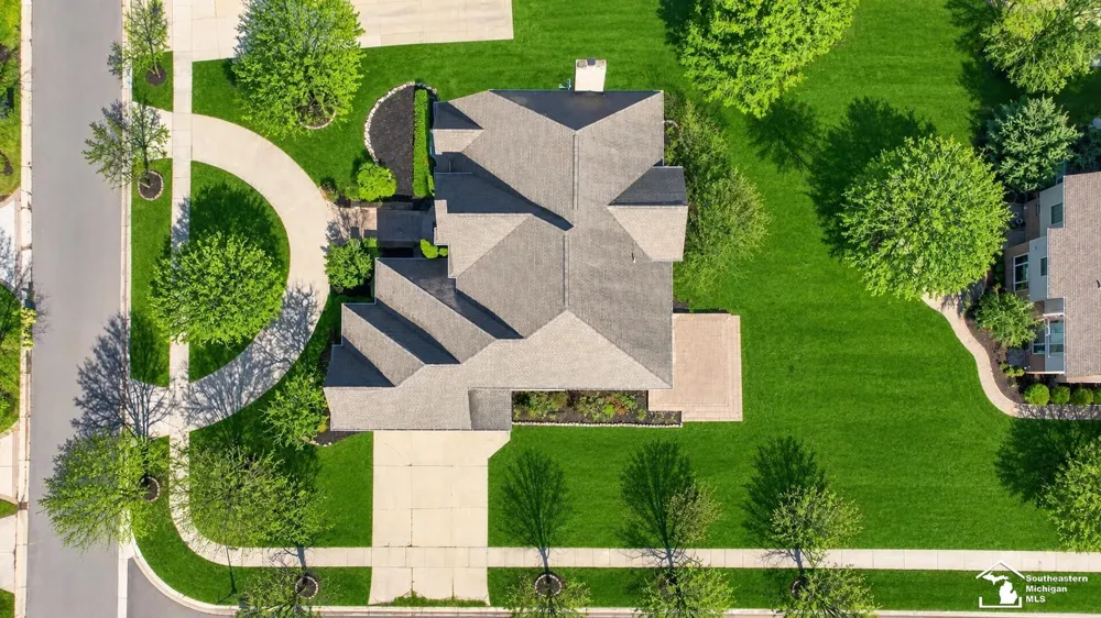 4592 Forestview Drive West Bloomfield Charter Township, MI 48322