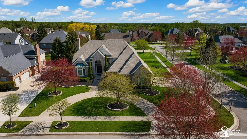 4592 Forestview Drive West Bloomfield Charter Township, MI 48322