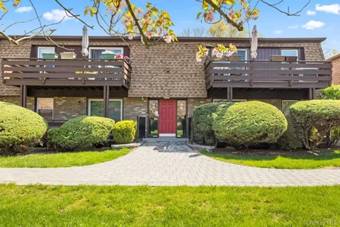 19 New Holland Village