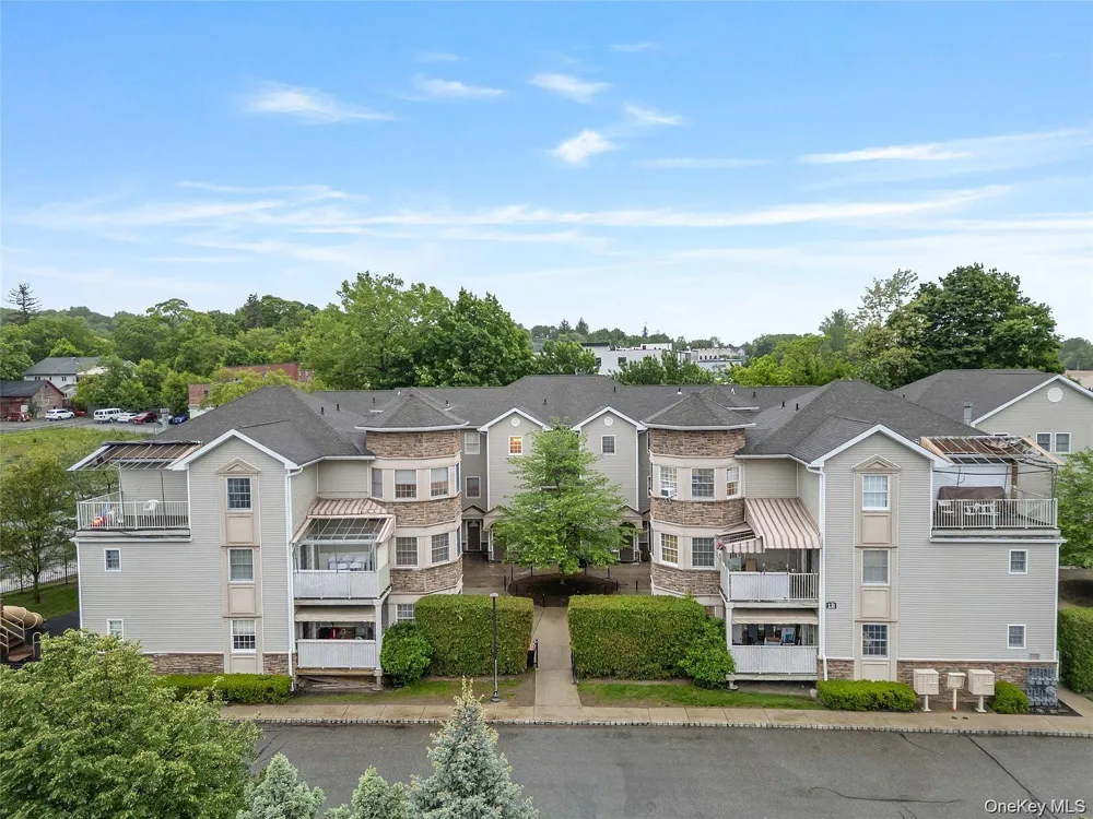 10 Horizon Court #302 Monsey, NY 10952