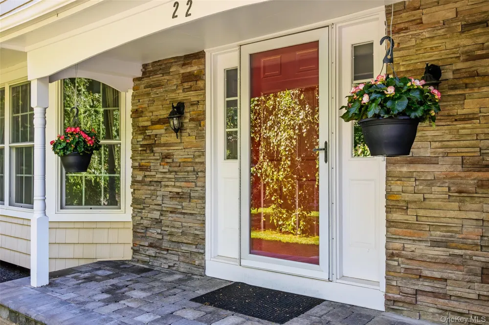 22 Partridge Court Miller Place, NY 11764