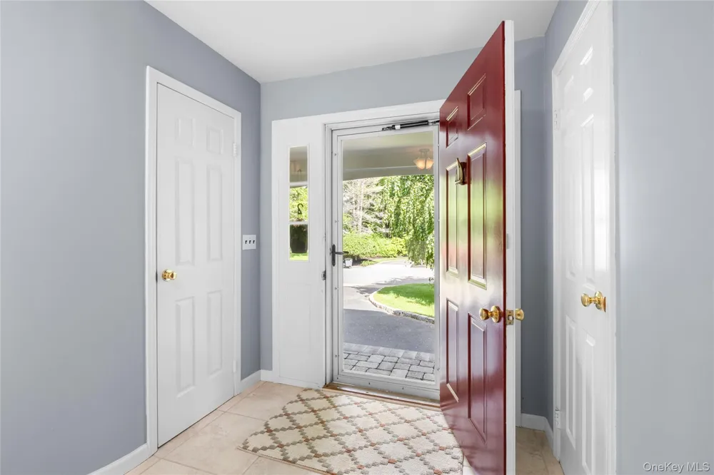 22 Partridge Court Miller Place, NY 11764