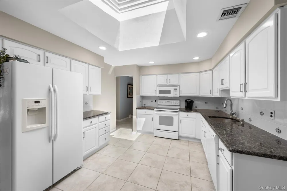 22 Partridge Court Miller Place, NY 11764