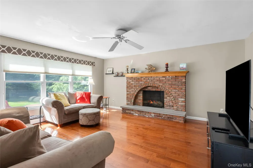 22 Partridge Court Miller Place, NY 11764
