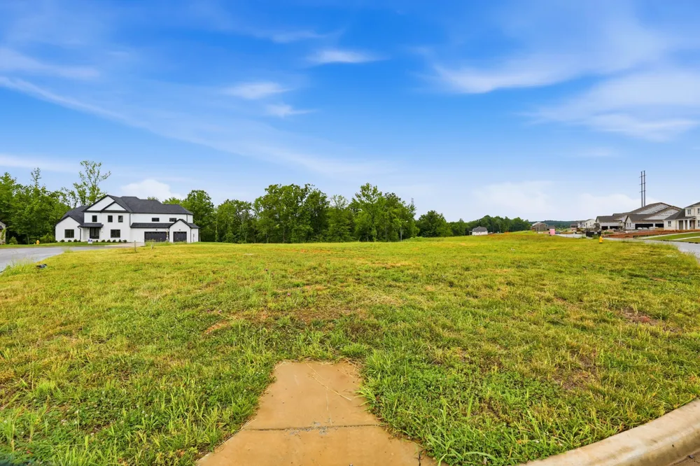 705 Sandringham Ct Clarksville, TN 37043