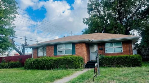 2502 Lakewood Drive