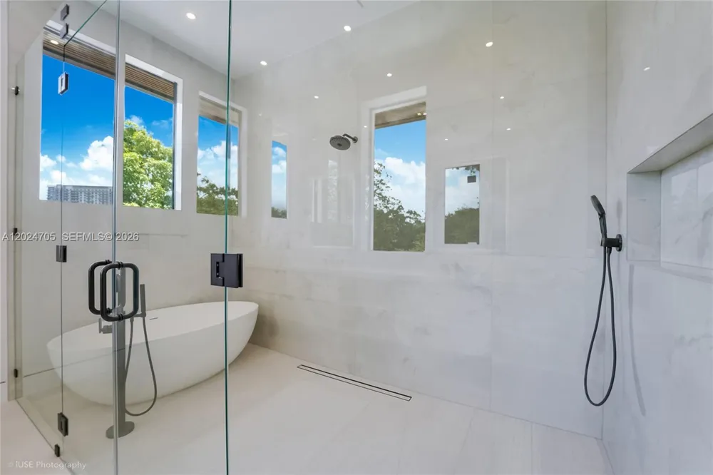 9405 SW 72nd Ct Pinecrest, FL 33156