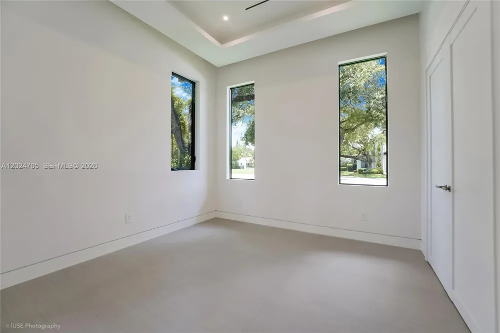 9405 SW 72nd Ct Pinecrest, FL 33156