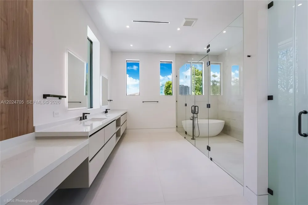 9405 SW 72nd Ct Pinecrest, FL 33156