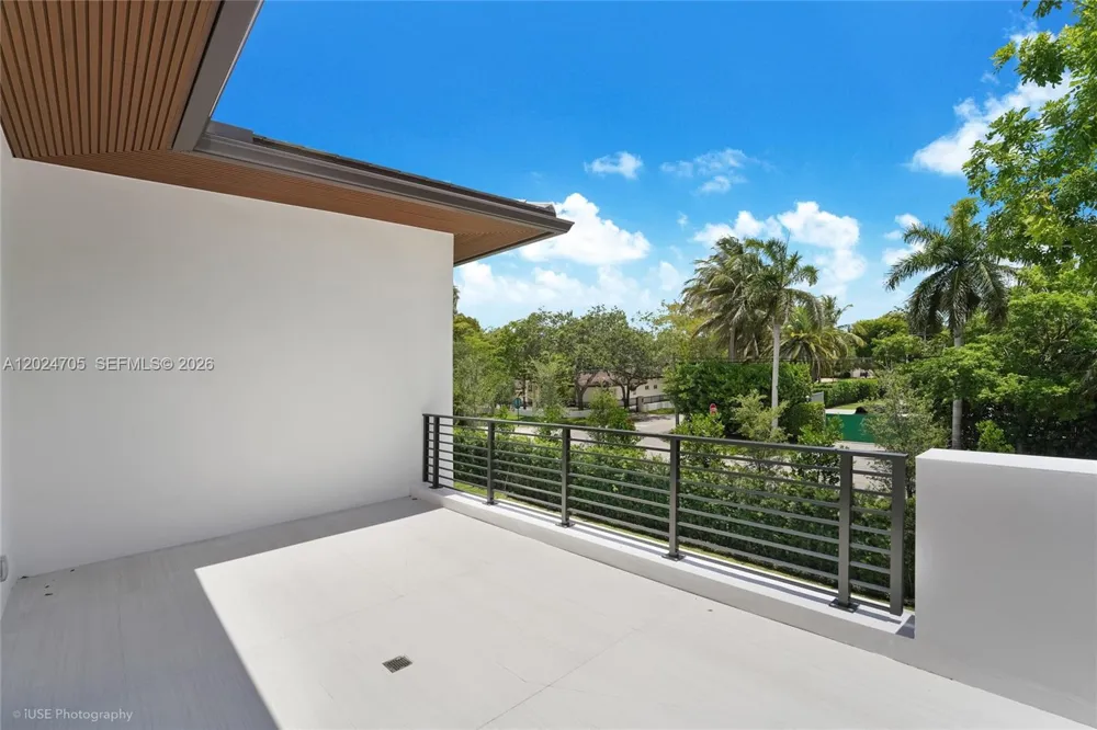 9405 SW 72nd Ct Pinecrest, FL 33156