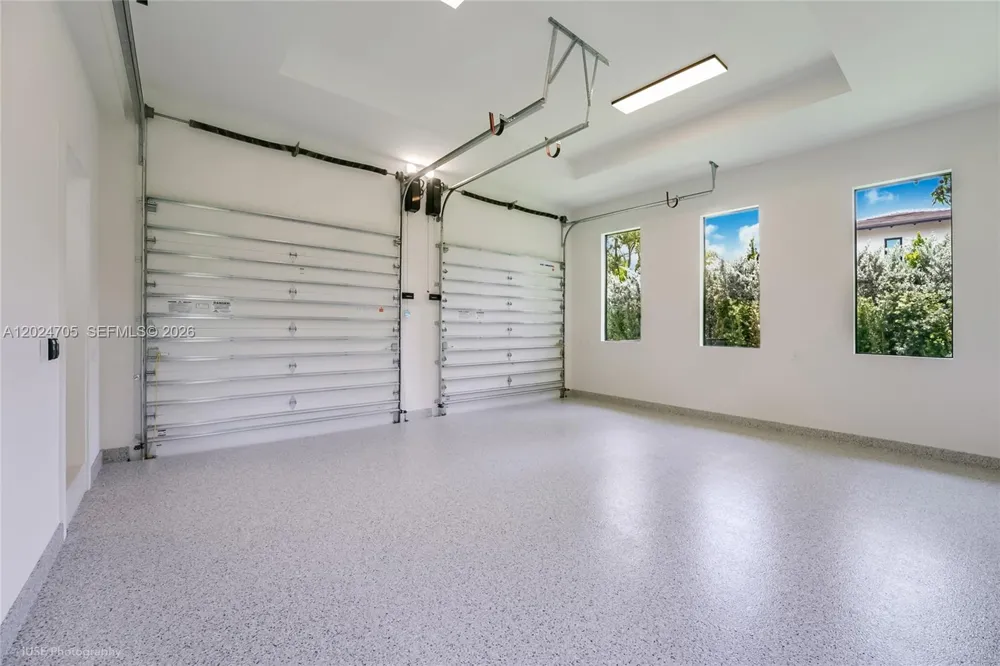 9405 SW 72nd Ct Pinecrest, FL 33156