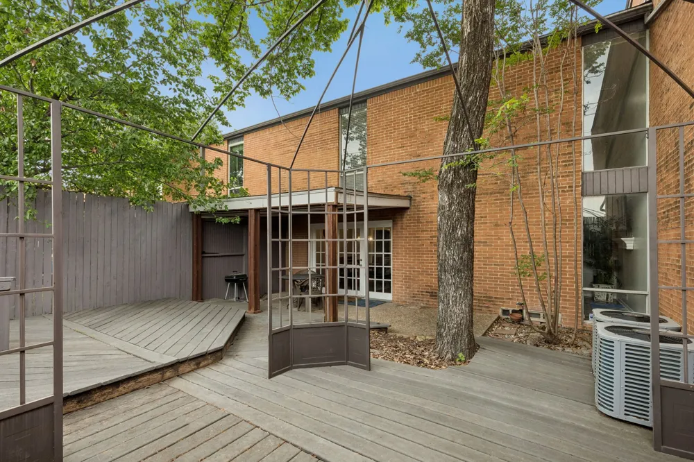 550 E Avenue J #A Grand Prairie, TX 75050
