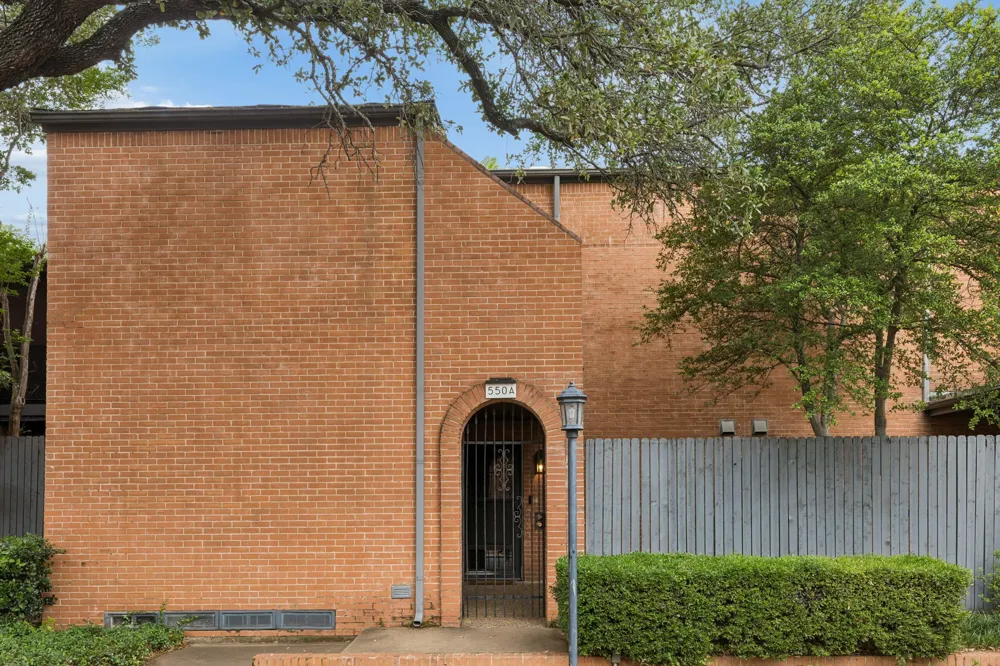 550 E Avenue J #A Grand Prairie, TX 75050