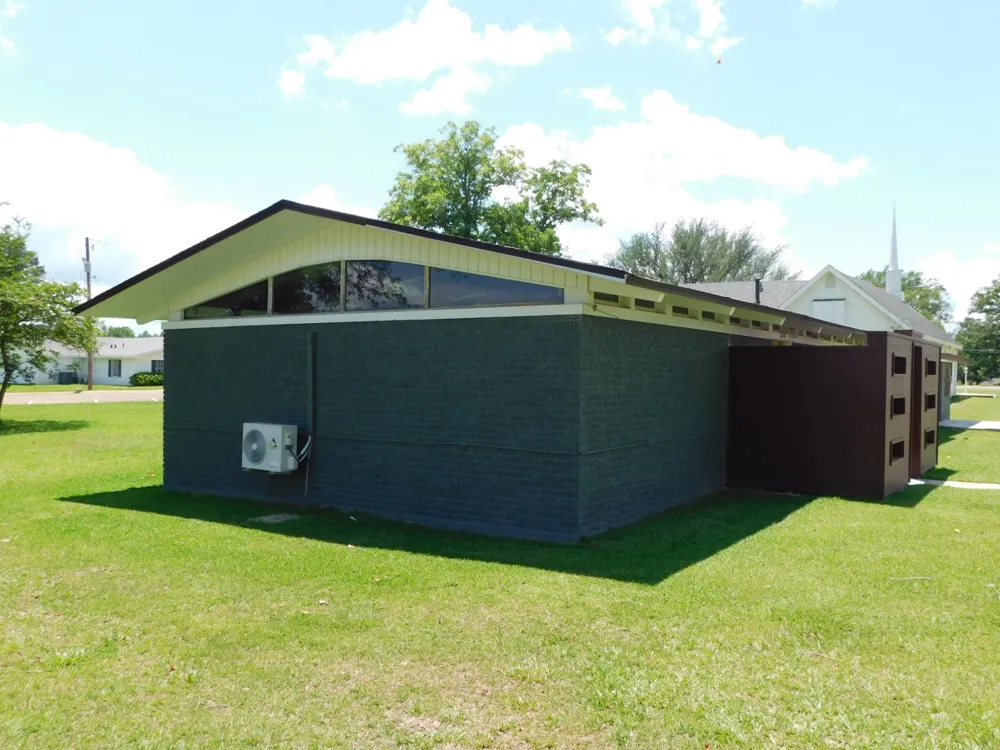 300 S Main Street Springhill, LA 71075