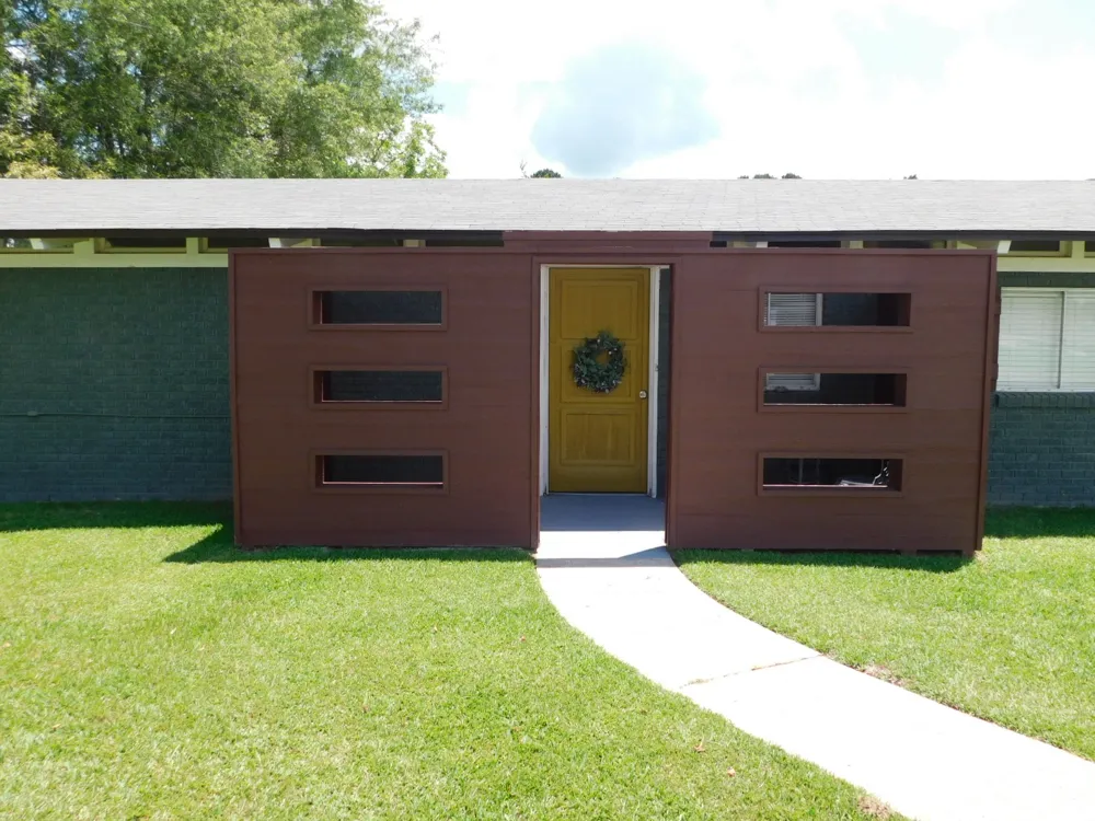 300 S Main Street Springhill, LA 71075