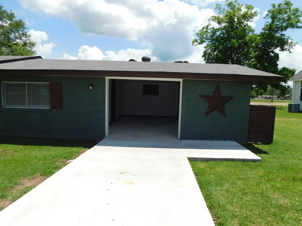 300 S Main Street Springhill, LA 71075