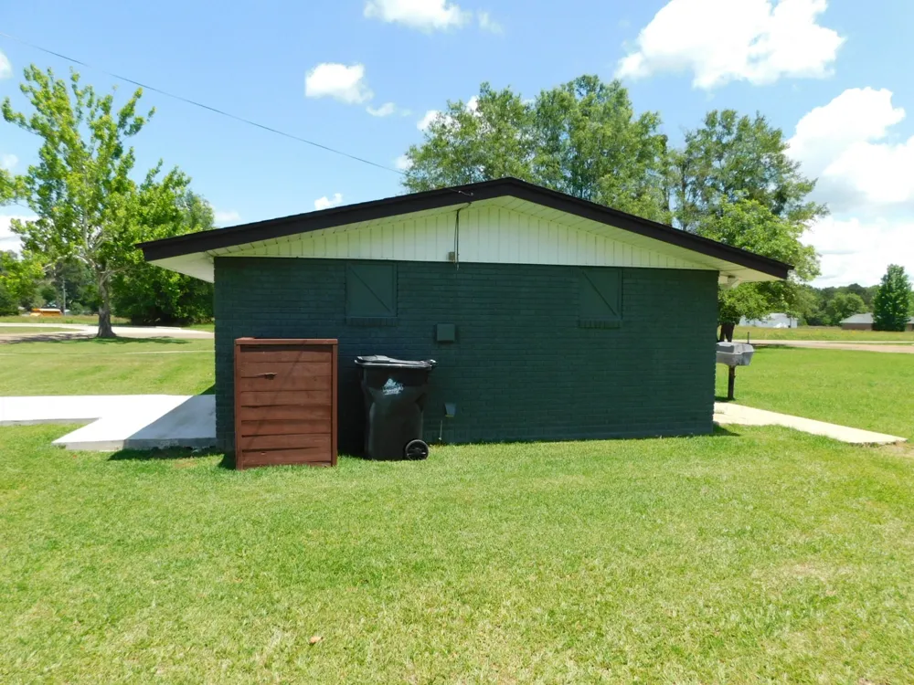 300 S Main Street Springhill, LA 71075