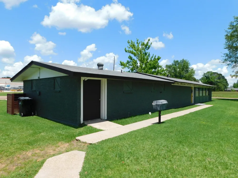 300 S Main Street Springhill, LA 71075