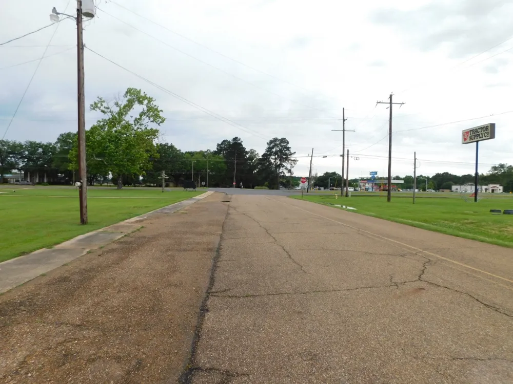 300 S Main Street Springhill, LA 71075