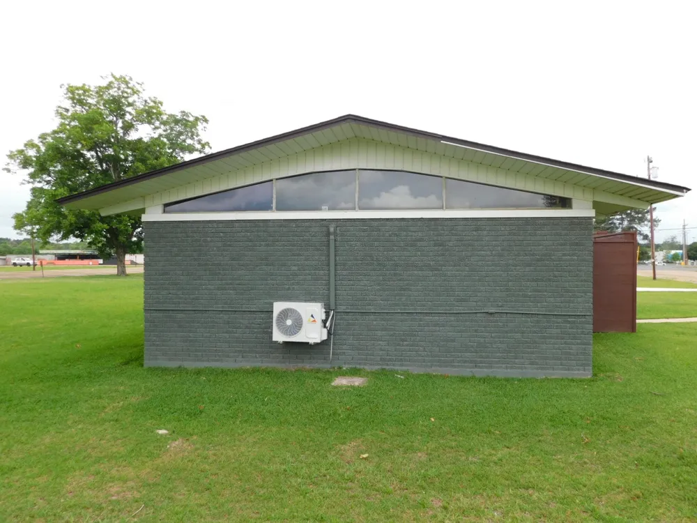 300 S Main Street Springhill, LA 71075