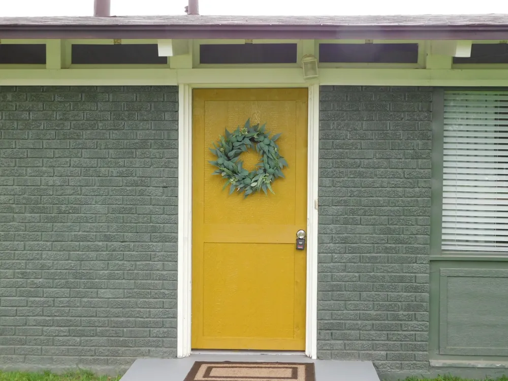 300 S Main Street Springhill, LA 71075