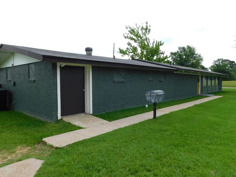 300 S Main Street Springhill, LA 71075