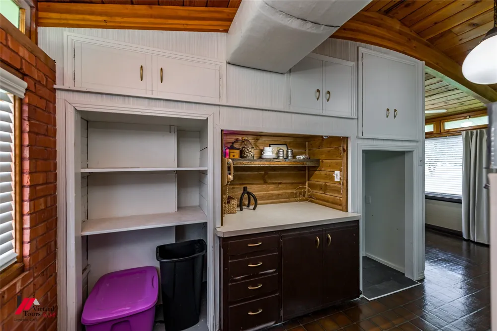300 S Main Street Springhill, LA 71075