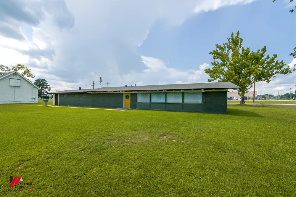 300 S Main Street Springhill, LA 71075