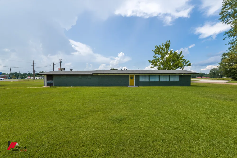 300 S Main Street Springhill, LA 71075