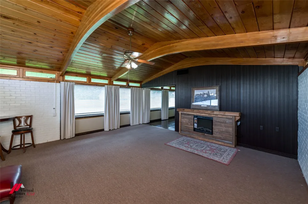 300 S Main Street Springhill, LA 71075