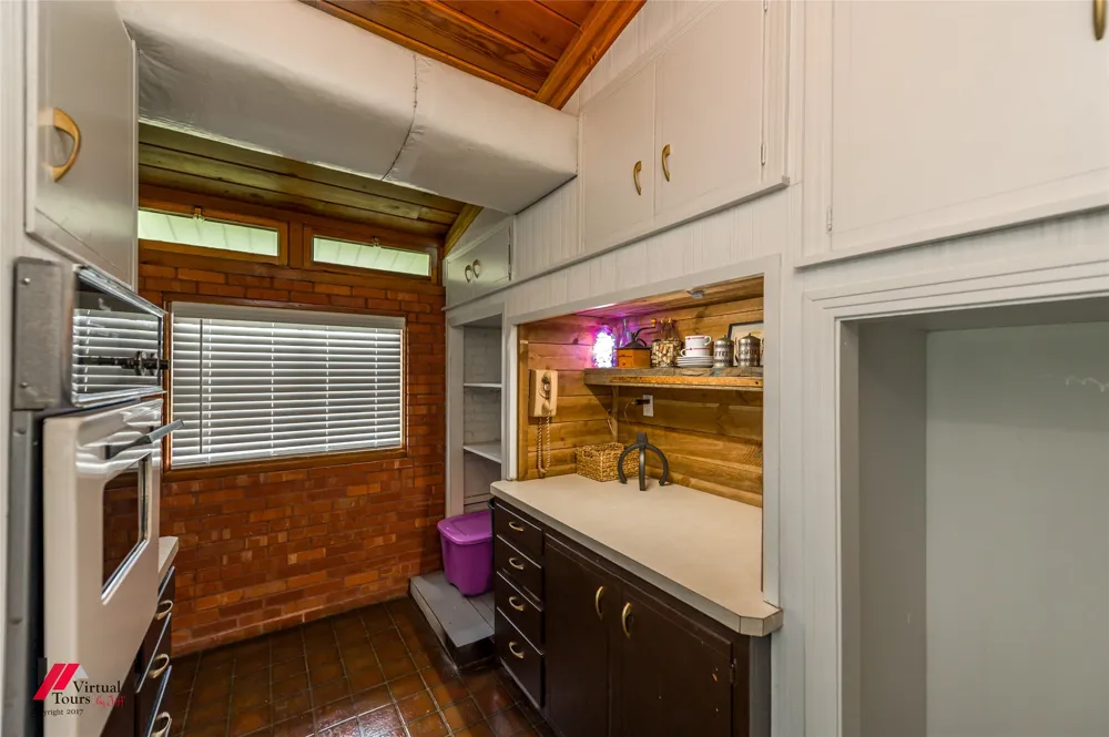 300 S Main Street Springhill, LA 71075