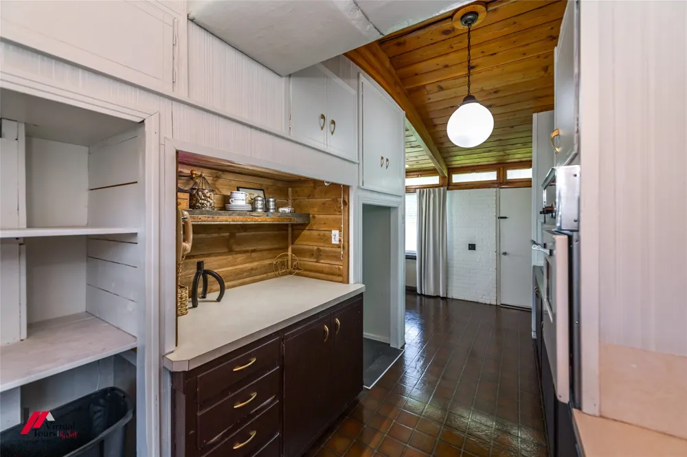 300 S Main Street Springhill, LA 71075