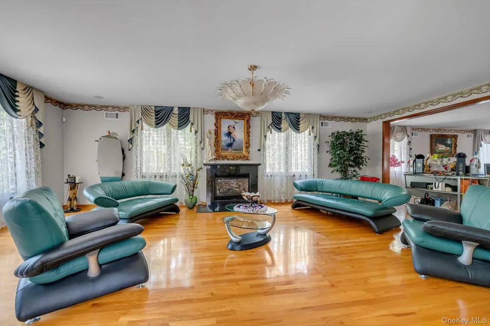 18042 Aberdeen Road Jamaica, NY 11432