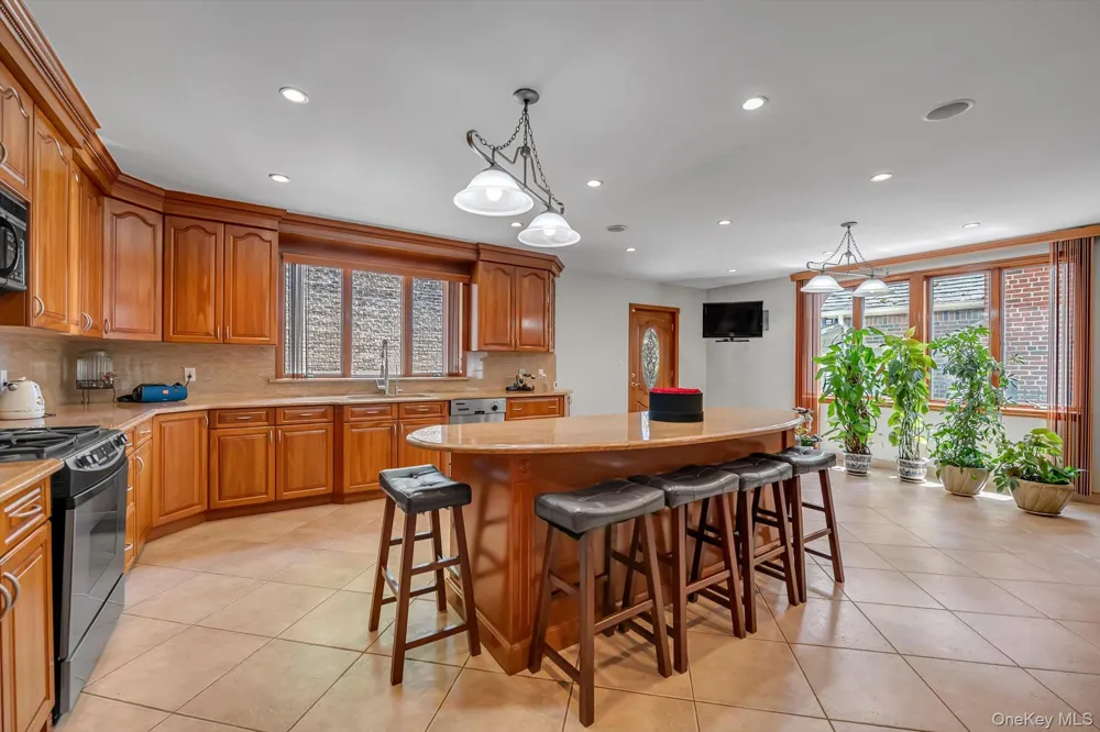 18042 Aberdeen Road Jamaica, NY 11432