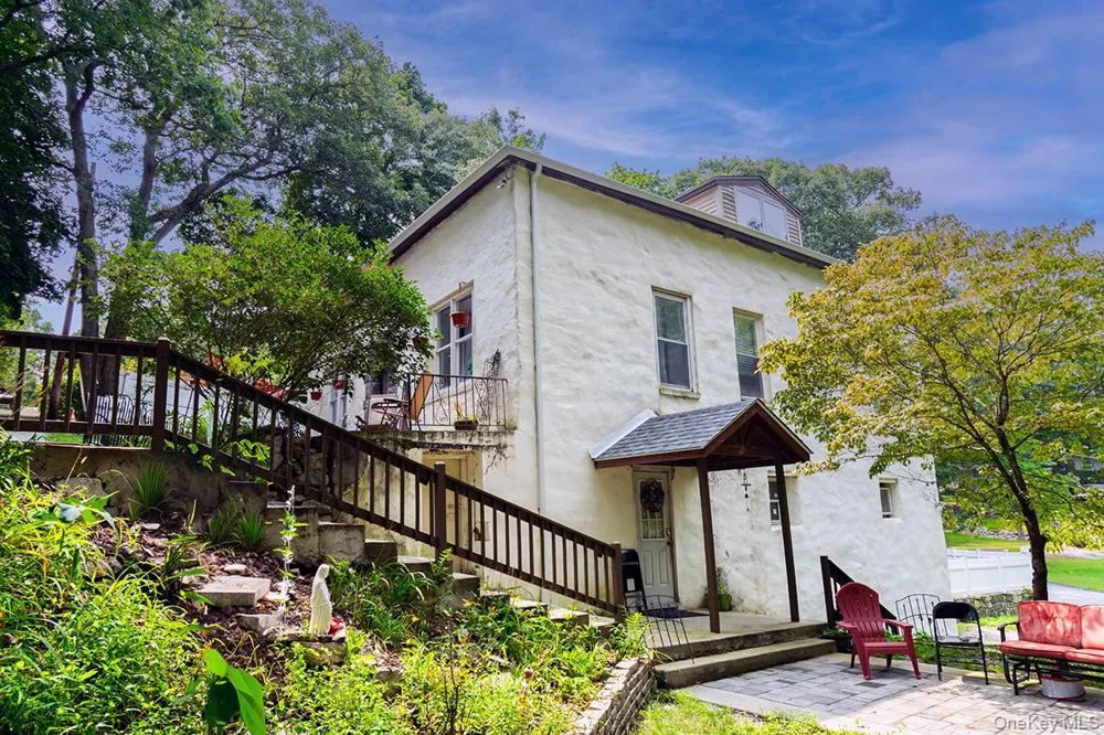 11 Forest Place Lake Peekskill, NY 10537