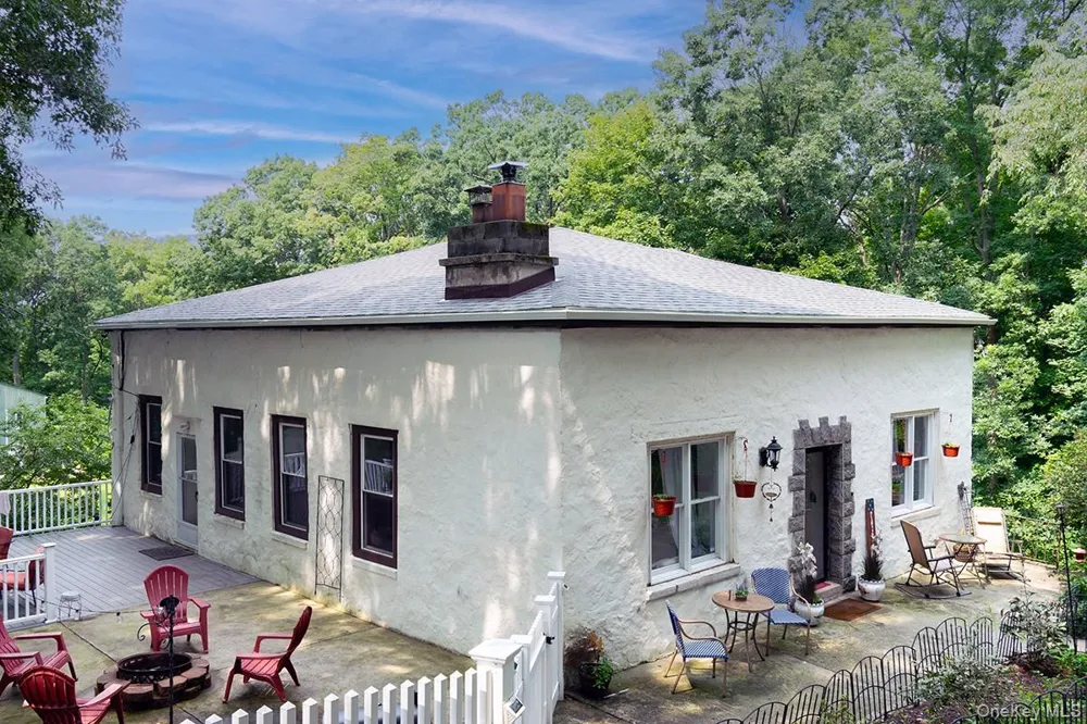 11 Forest Place Lake Peekskill, NY 10537