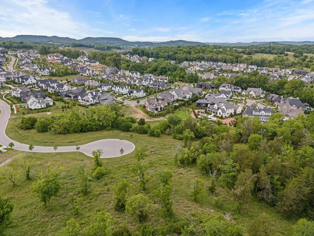 9447 Thatchbay Ct College Grove, TN 37046
