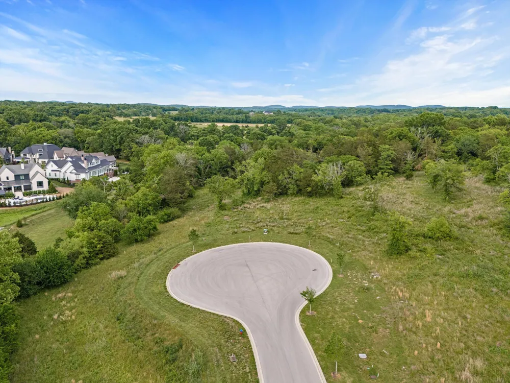 9447 Thatchbay Ct College Grove, TN 37046