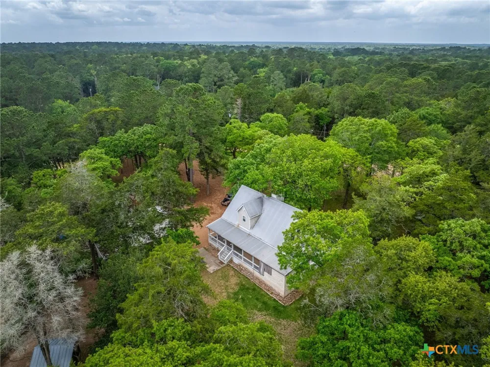 1055 Beech Crest Columbus, TX 78950