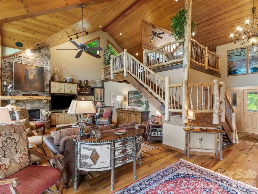 373 Rhododendron Lane Burnsville, NC 28714