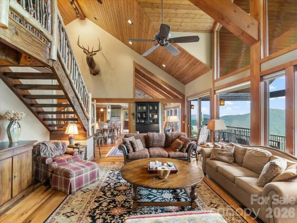 373 Rhododendron Lane Burnsville, NC 28714