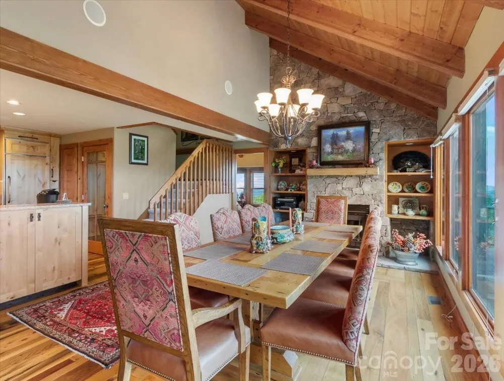 373 Rhododendron Lane Burnsville, NC 28714