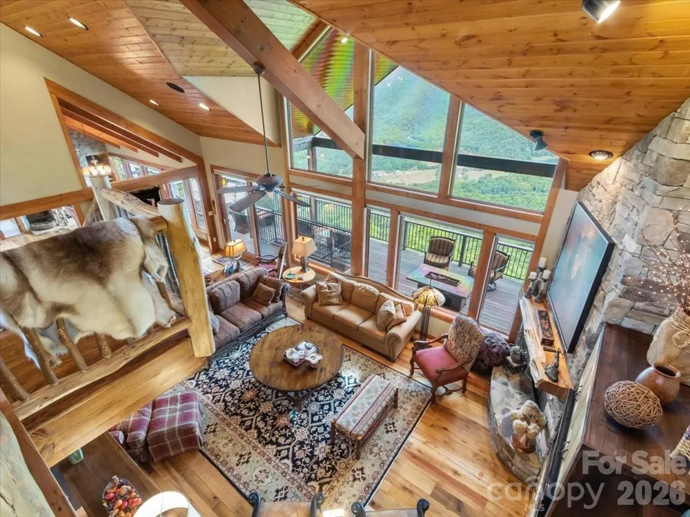 373 Rhododendron Lane Burnsville, NC 28714