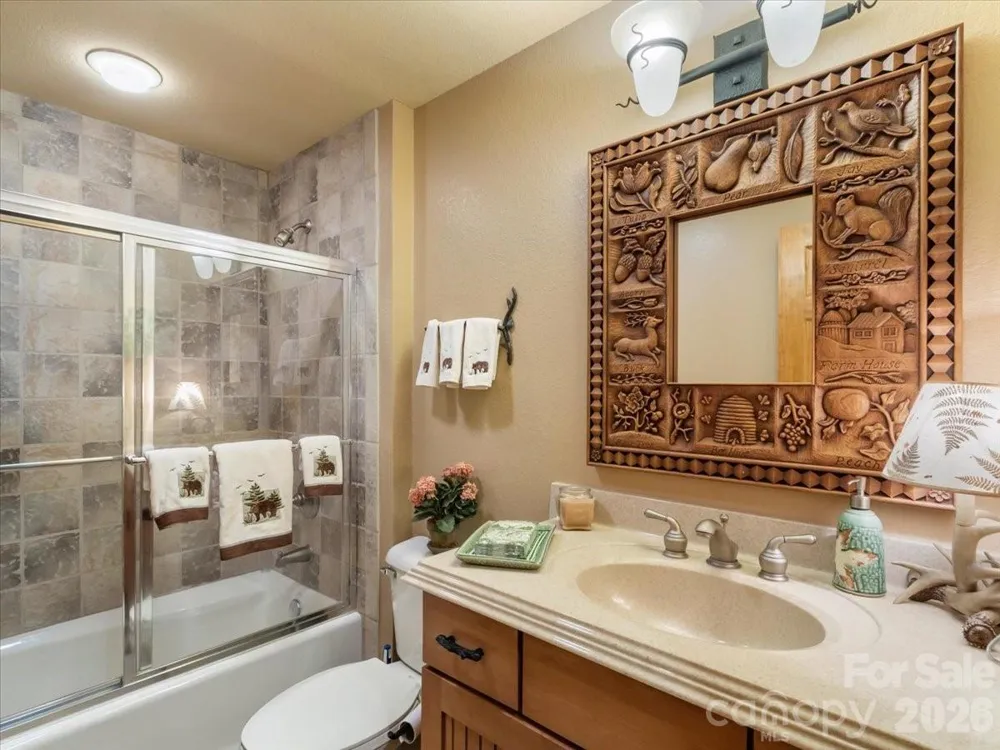 373 Rhododendron Lane Burnsville, NC 28714