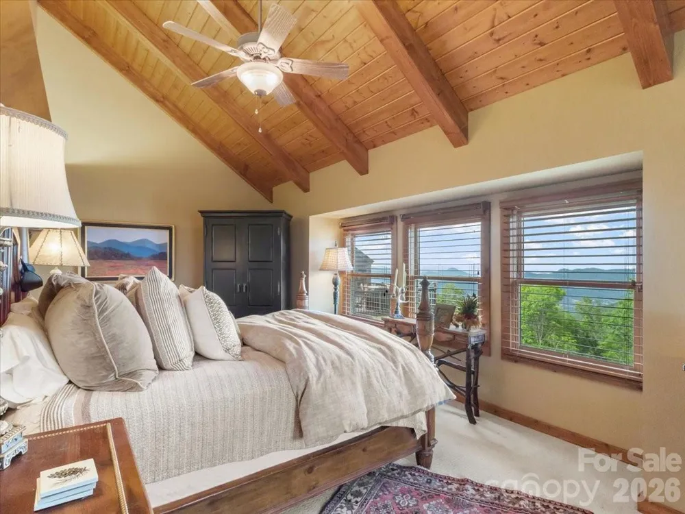 373 Rhododendron Lane Burnsville, NC 28714