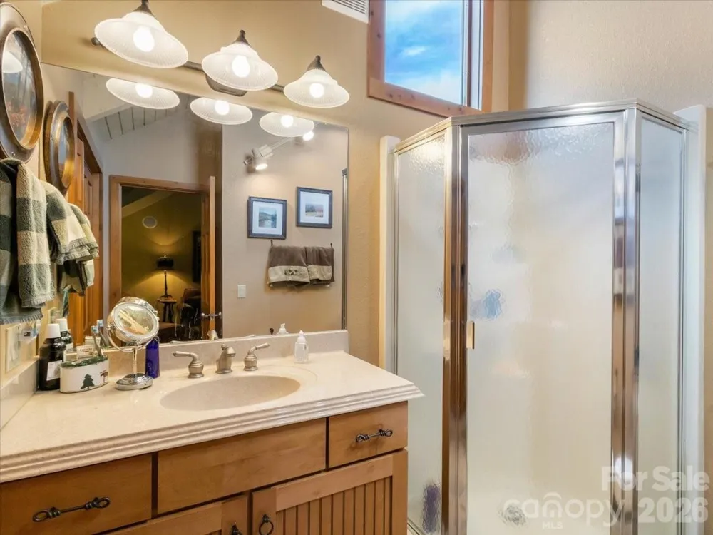 373 Rhododendron Lane Burnsville, NC 28714